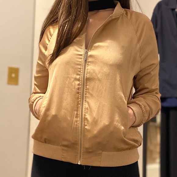 ✨ 2/$35 Rose gold light jacket - Picture 2 of 2